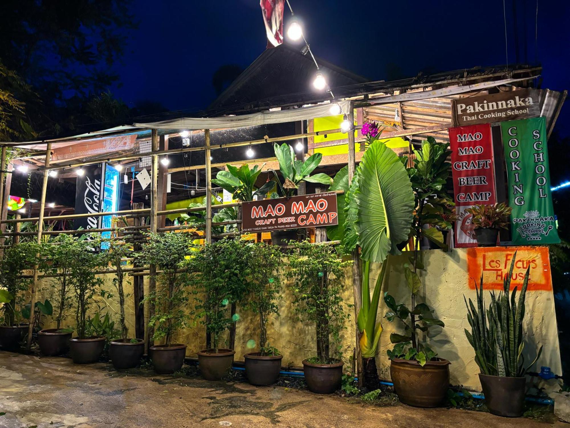 Bed and Breakfast Les Fleurs House Khao Lak Esterno foto