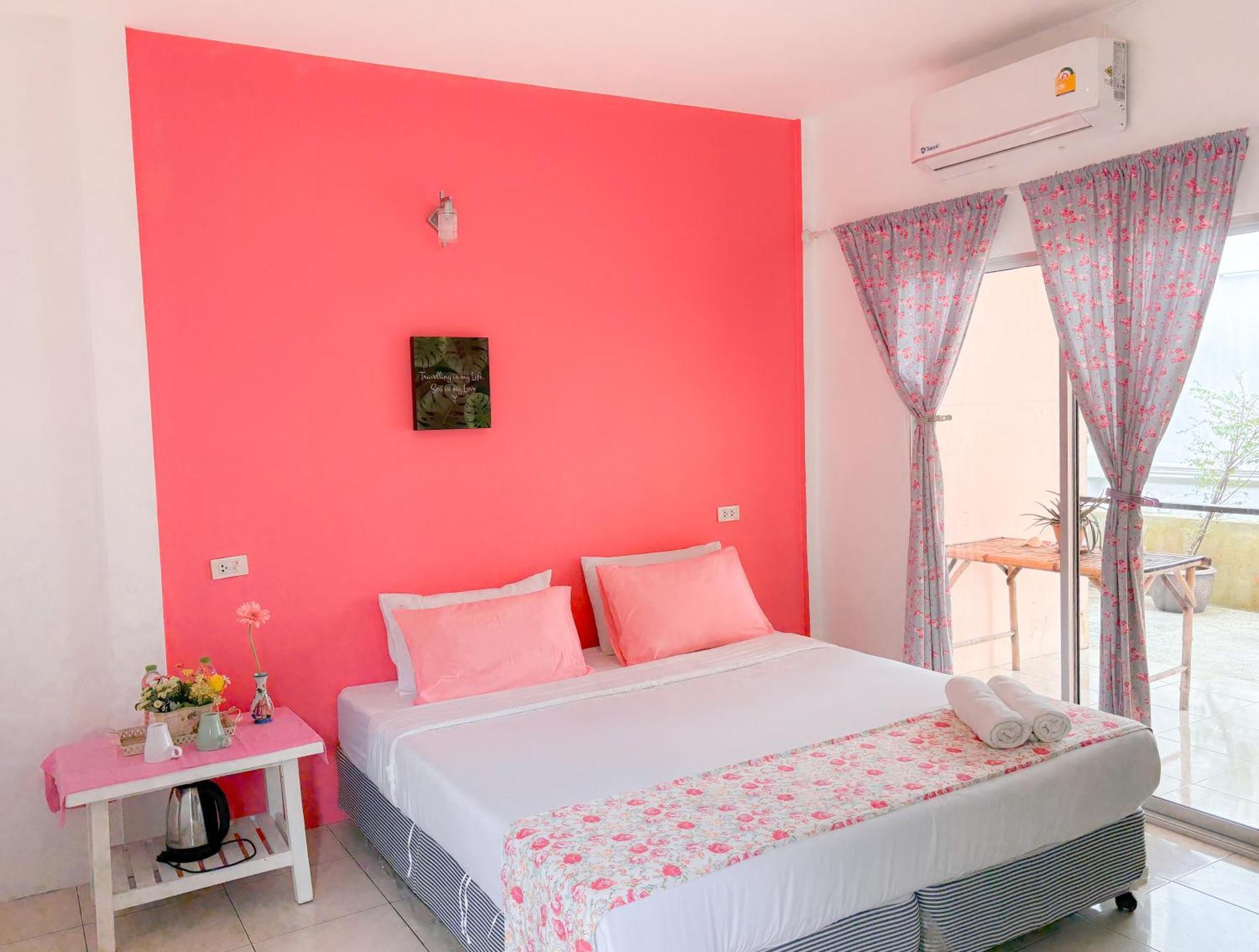 Bed and Breakfast Les Fleurs House Khao Lak Esterno foto