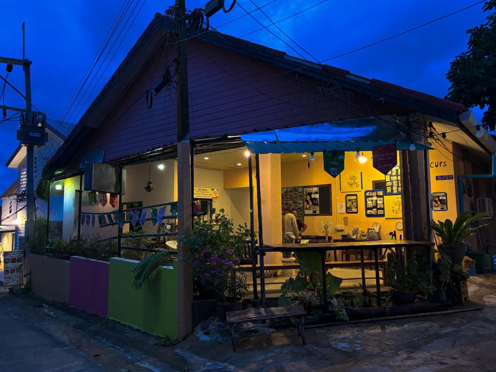 Bed and Breakfast Les Fleurs House Khao Lak Esterno foto