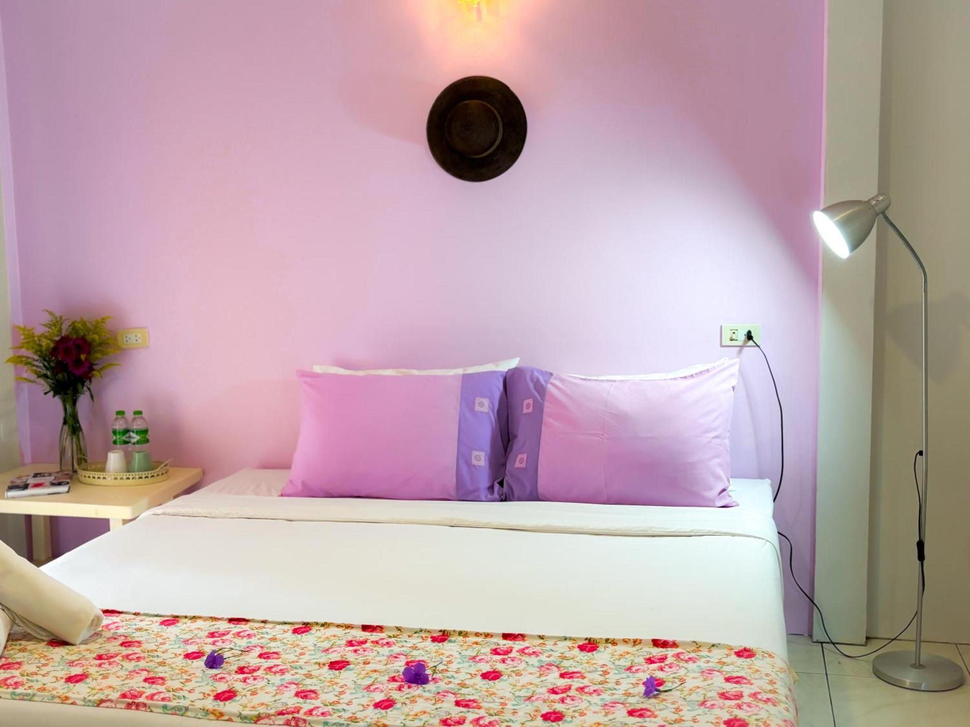 Bed and Breakfast Les Fleurs House Khao Lak Esterno foto