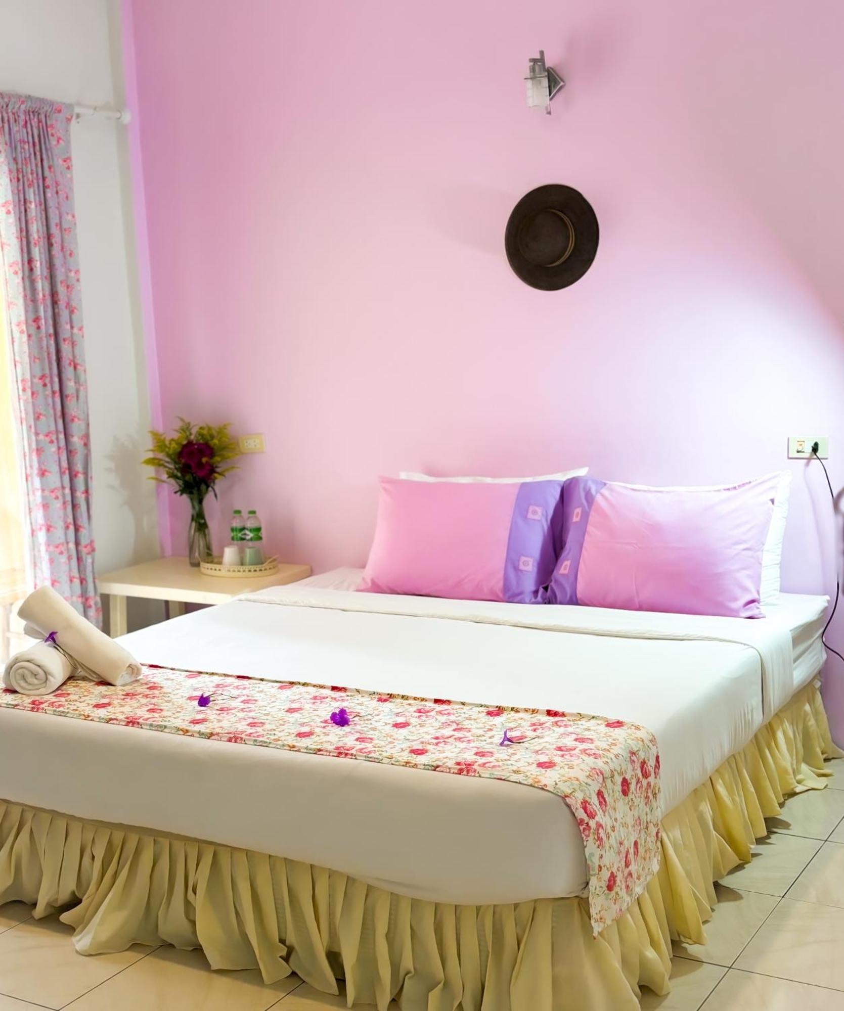 Bed and Breakfast Les Fleurs House Khao Lak Esterno foto