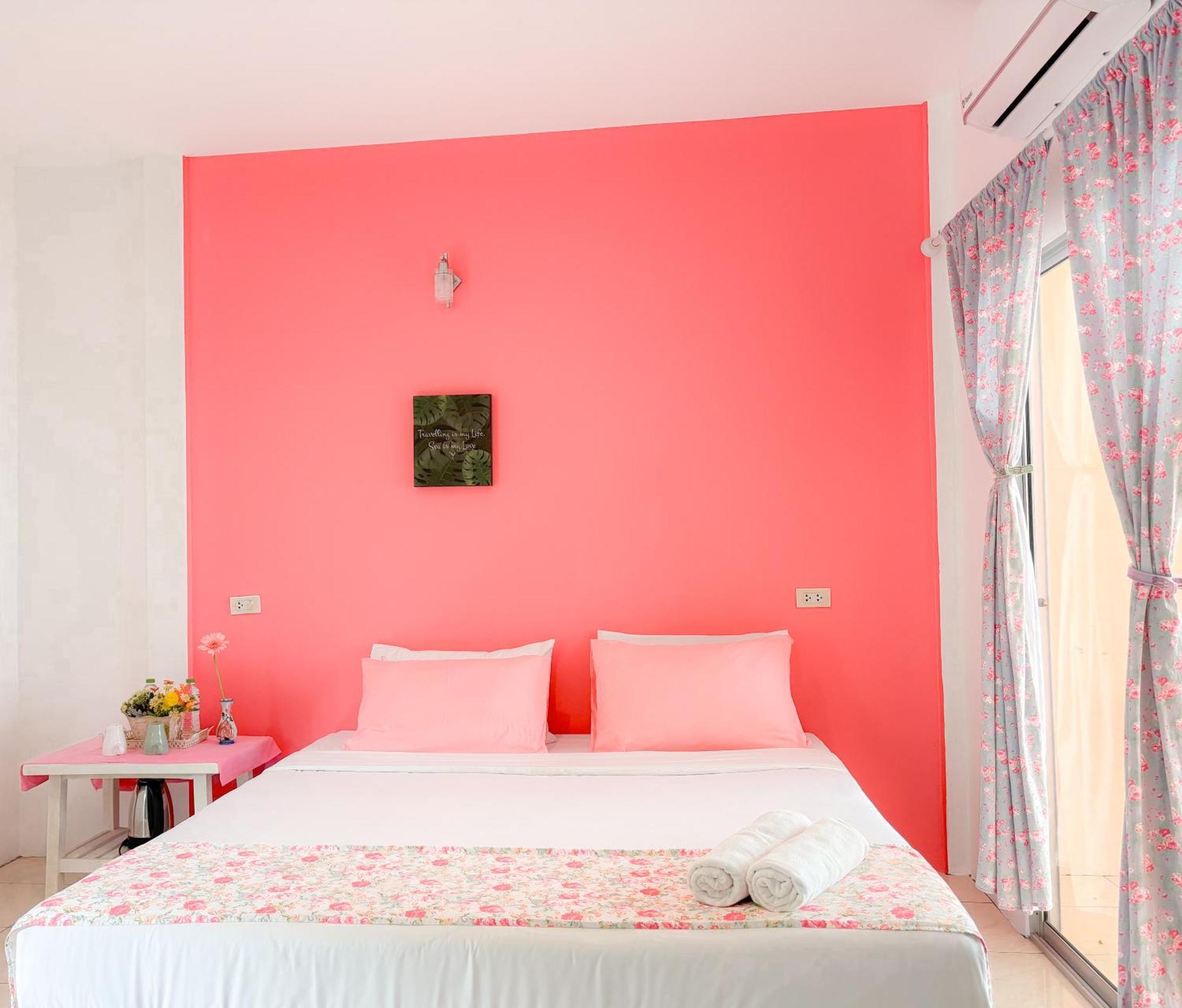 Bed and Breakfast Les Fleurs House Khao Lak Esterno foto