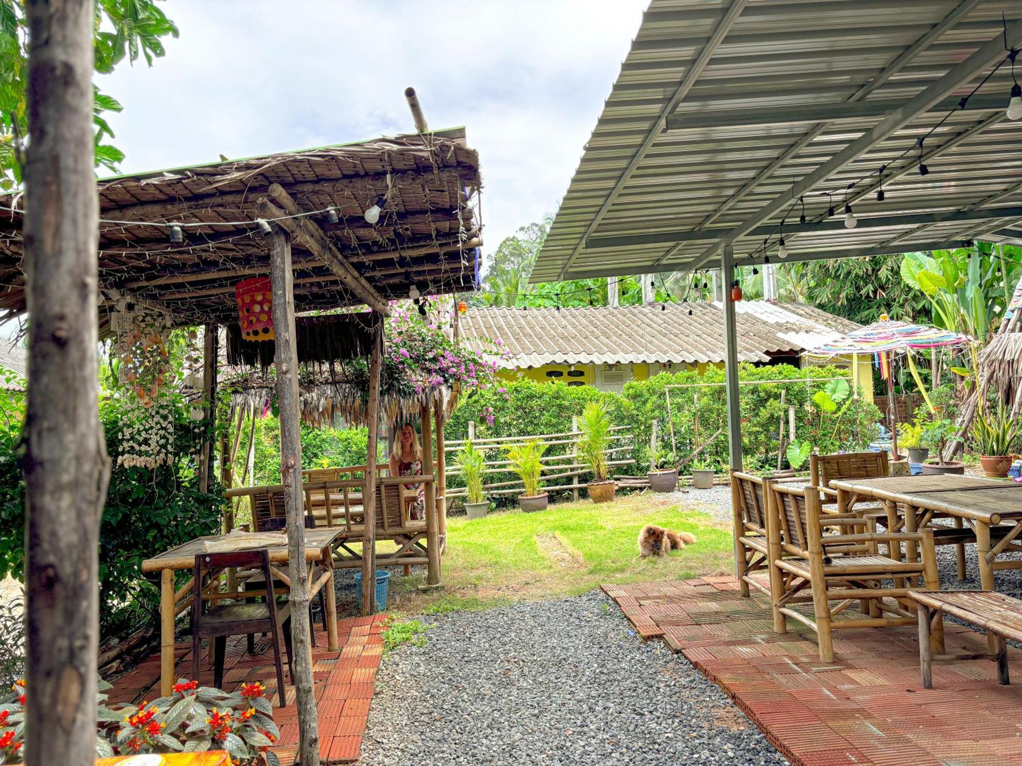 Bed and Breakfast Les Fleurs House Khao Lak Esterno foto