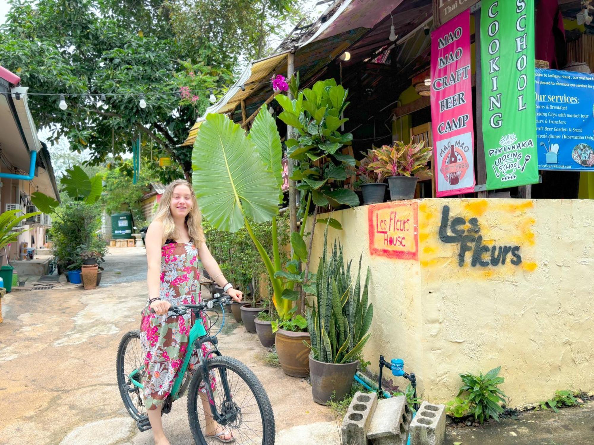 Bed and Breakfast Les Fleurs House Khao Lak Esterno foto
