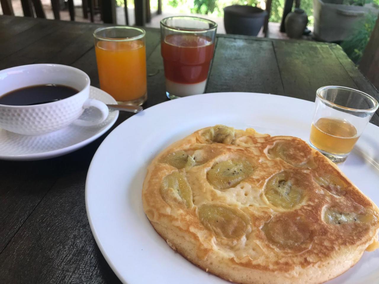 Bed and Breakfast Les Fleurs House Khao Lak Esterno foto